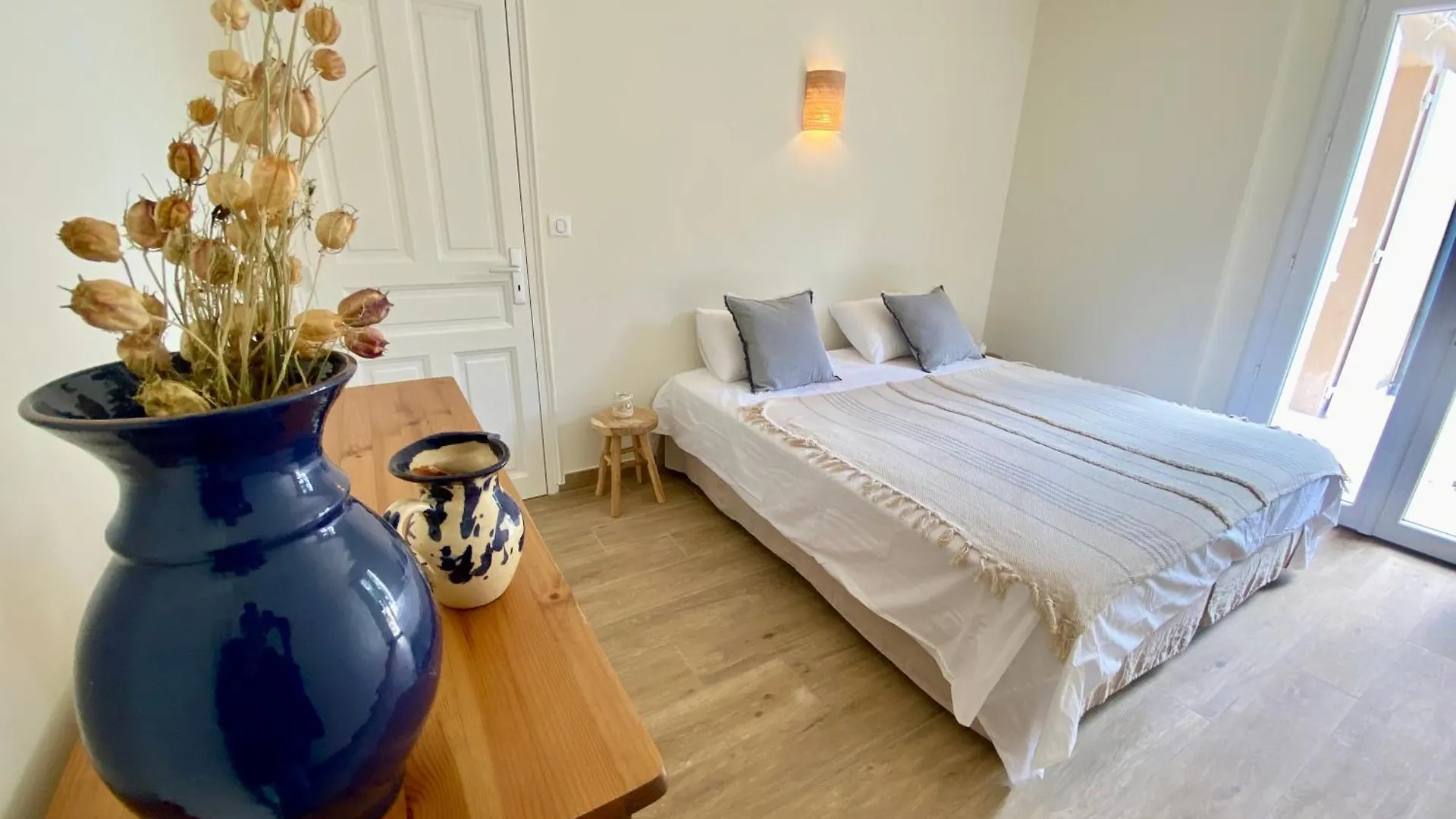Maison Pour 12P, Piscine A Debordement Chauffee D'Avril A Octobre Inclus Ruoms 0*,  France