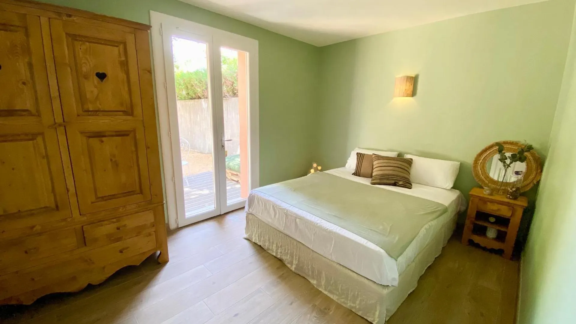 Maison Pour 12P, Piscine A Debordement Chauffee D'Avril A Octobre Inclus Ruoms Holiday home