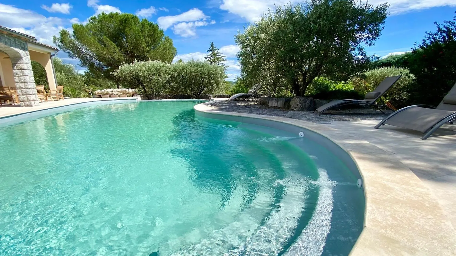 Holiday home Maison Pour 12P, Piscine A Debordement Chauffee D'Avril A Octobre Inclus Ruoms France