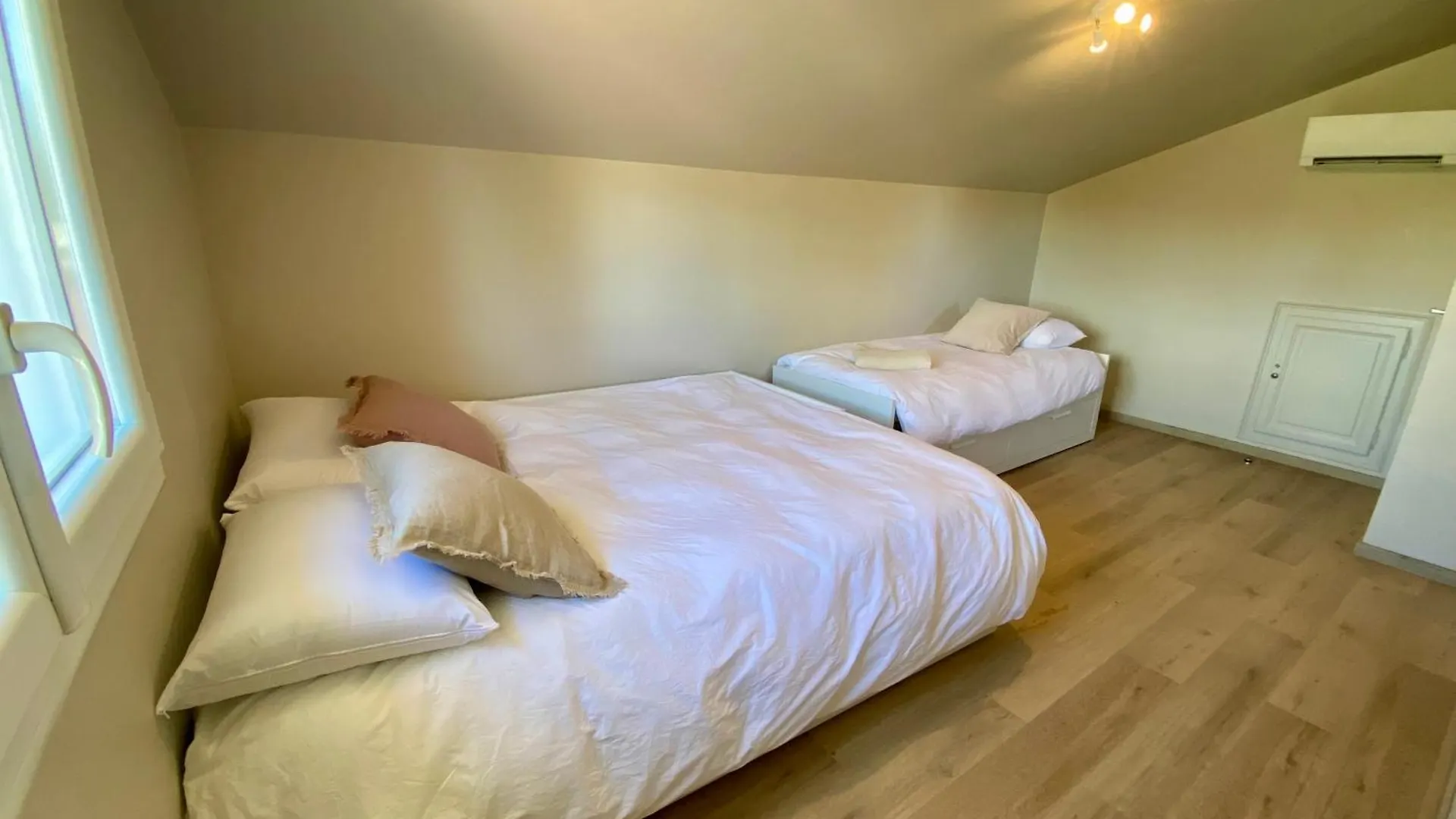 Maison Pour 12P, Piscine A Debordement Chauffee D'Avril A Octobre Inclus Ruoms Holiday home